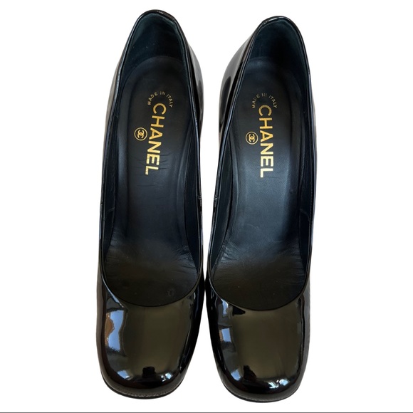 Beautiful Patent Black Chanel Pumps - Size 40 G26218 - Picture 5 of 9